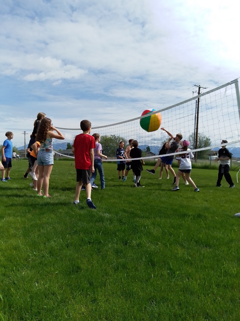 kids playing volleyball