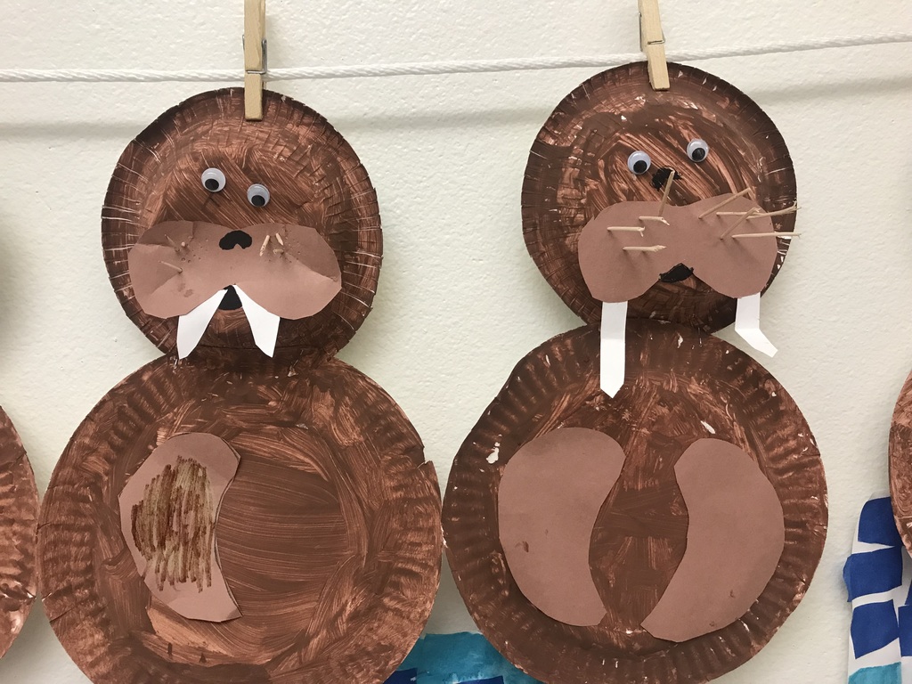 Walrus made from paper plates